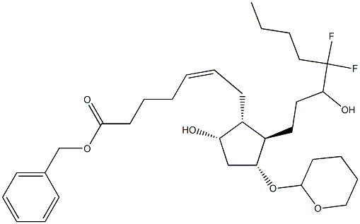 Benzil (Z)-7-[(1R,2R,3R,5S)-2-(4,4-difloro-3-hidroksioktil)-5-hidroksi-3-[(tetrahidro-2H-piran-2-il) oksi]siklopentil]hept-5-enoat